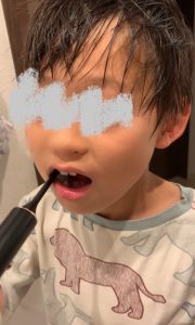 息子初電動歯ブラシ